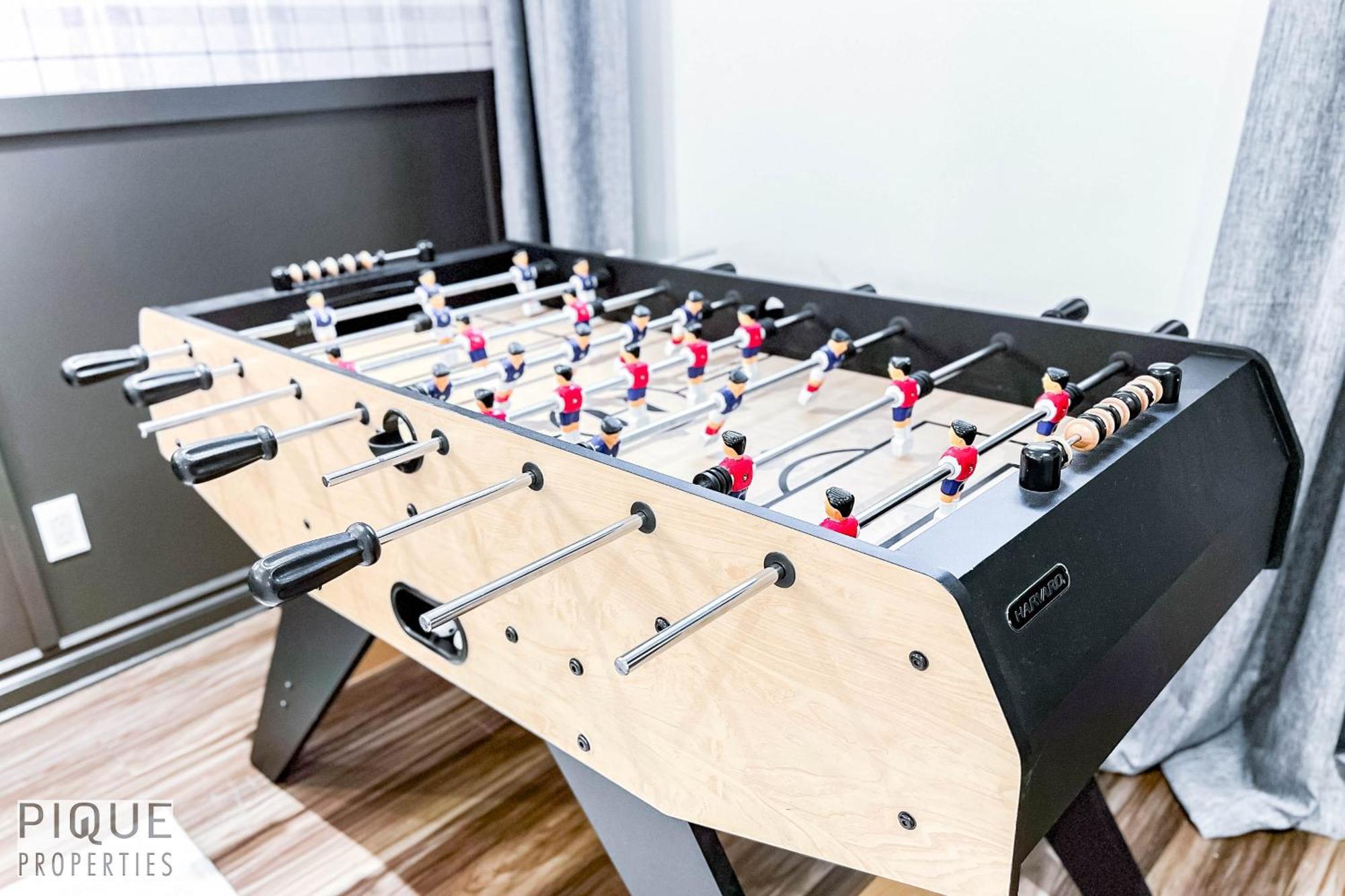 5 Bedroom Nordic Home, Pet Friendly, Garage, Wifi, Foosball! Edmonton Dış mekan fotoğraf